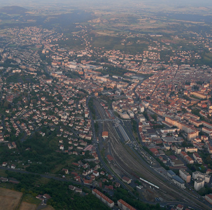 vue aérienne en montgolfière en velay - Haute-Loire - Département de la Haute-Loire - Haute-Loire tourisme - Auvergne-Rhône-Alpes -  Rassemblement international de montgolfières