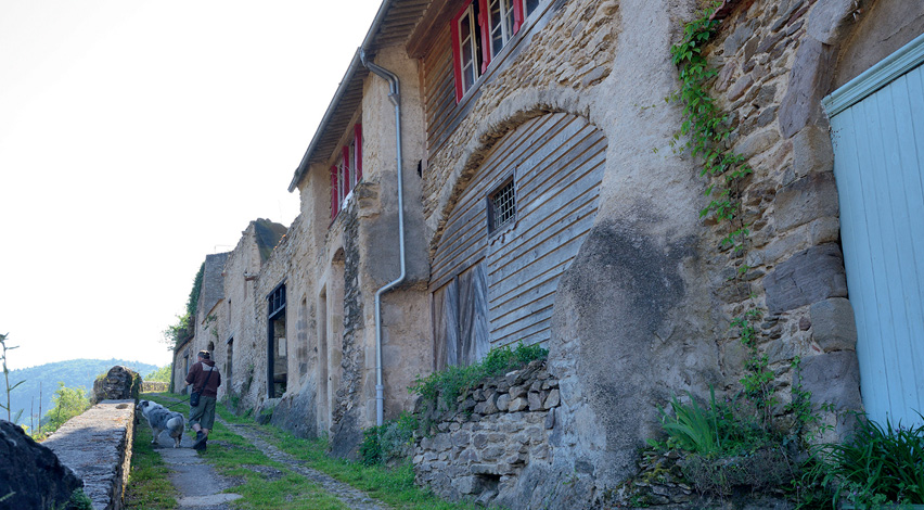 Auzon - village médiéval - Livradois Forez - monument de France - Citadelle - Haute-Loire -  tourisme vert - Département de la Haute-Loire - Haute-Loire tourisme - Auvergne-Rhône-Alpes - Myhauteloire