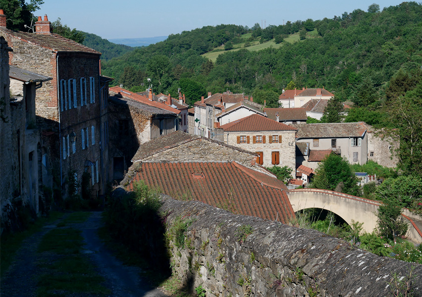 Auzon - village médiéval - Livradois Forez - monument de France - Citadelle - Haute-Loire -  tourisme vert - Département de la Haute-Loire - Haute-Loire tourisme - Auvergne-Rhône-Alpes - Myhauteloire