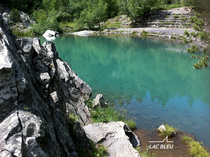 Baignade - Cascade - Plage - Lac Bleu  Boussoulet - Meygal - Haute-Loire -  tourisme vert - Département de la Haute-Loire - Haute-Loire tourisme - Auvergne-Rhône-Alpes - Myhauteloire