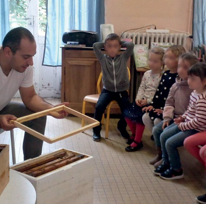 Apiculture - Artisan professionnel - abeilles - miel d'auvergne - 43300 Vissac-Auteyrac - Région Haute-Loire - Département de la Haute-Loire - Haute-Loire tourisme - Auvergne-Rhône-Alpes - Myhauteloire