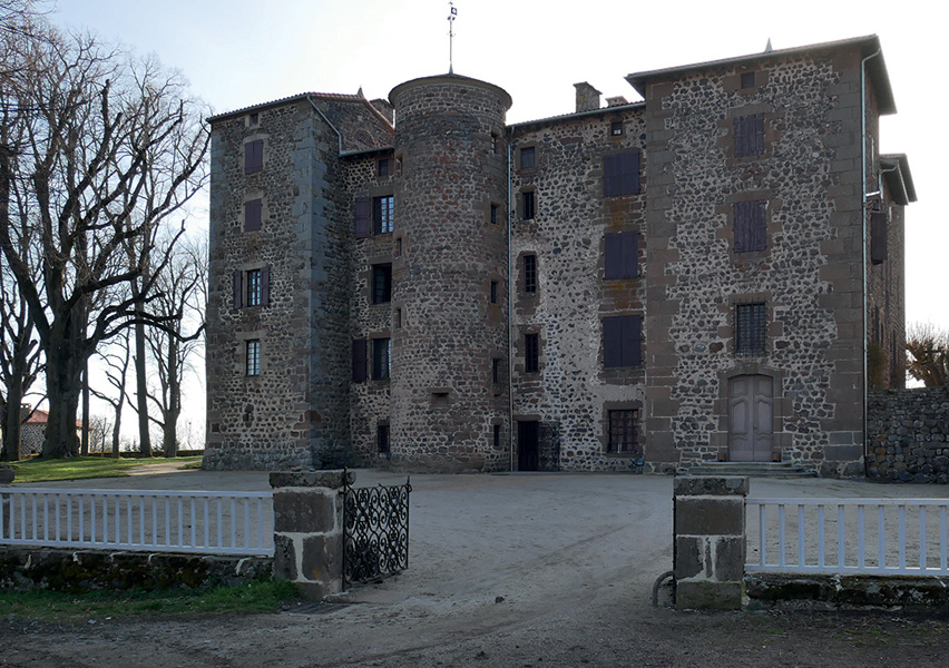 Châteaux Haute-Loire - Monuments de France - Château du Thiolent - 43320 Vergezac  - Tourisme vert - haute-loire - auvergne - myhauteloire - auvergnerhonealpes - regionauvergne - auvergnelife - tourisme;