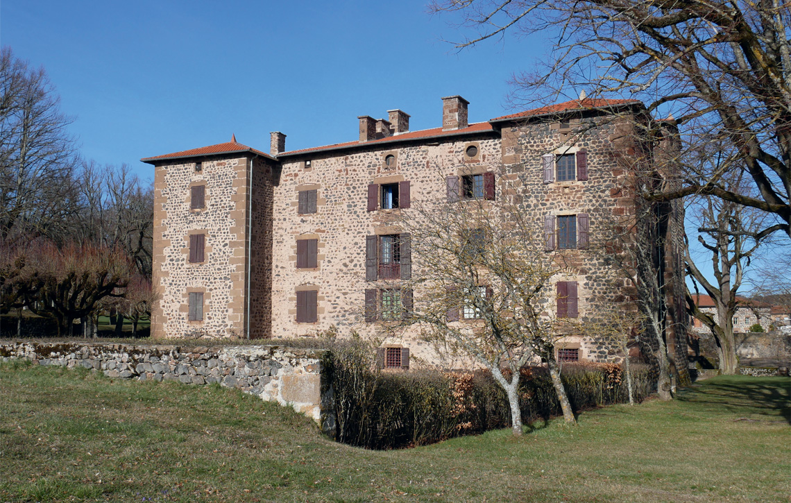 Châteaux Haute-Loire - Monuments de France - Château du Thiolent - 43320 Vergezac  - Tourisme vert - haute-loire - auvergne - myhauteloire - auvergnerhonealpes - regionauvergne - auvergnelife - tourisme;