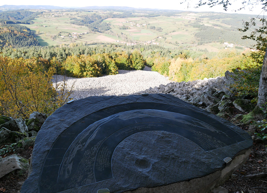 Coulée de Lave de Bourianne - Saint Julien d'Ance 43500 - randonnée - Géologie - volcans d'auvergne - Destination Velay - Haute-Loire - Auvergne - Myhauteloire - auvergnerhonealpes - regionauvergne - auvergnelife - région Haute-Loire - 43